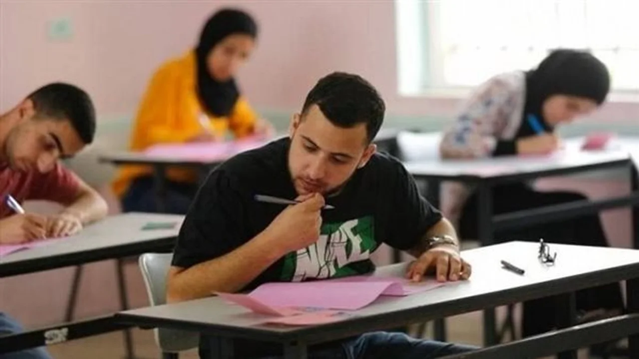 خانة لغة الاختبار تنبه طلاب الثانوية العامة بمدارس اللغات
